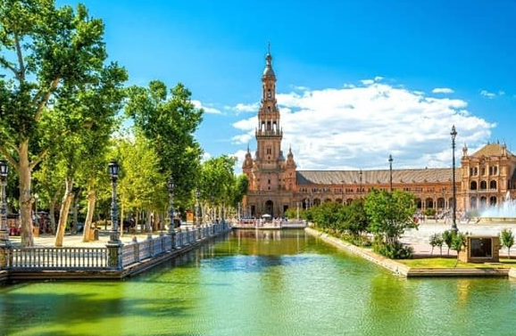 BEYAZ GECELER EŞLİĞİNDE MOSKOVA & SANKT PETERSBURG TURU